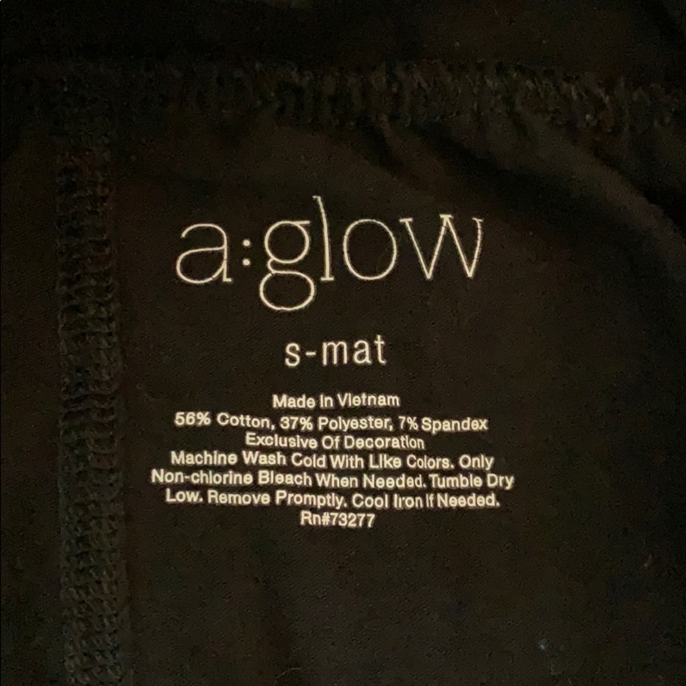 A Glow Capri maternity leggings